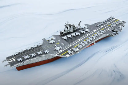 Maquette Métallique USS Midway à Monter