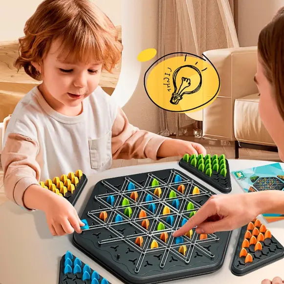 Jeu de stratégie triangulaire pour toute la famille