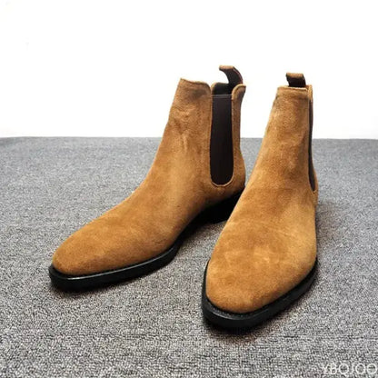 Bottines Suédées pour un Look Sobre